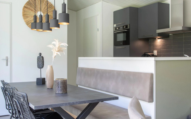 Nice Chalet With air Conditioning, in a Holiday Park at 12 km. From Eindhoven
