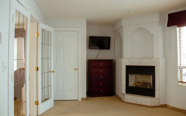 Western Budget Motel Plus Mosaic Suites