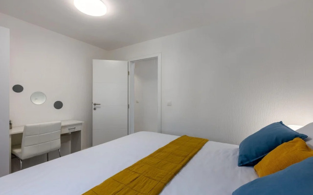 Adorable Home With Balcony and Swimming Pool