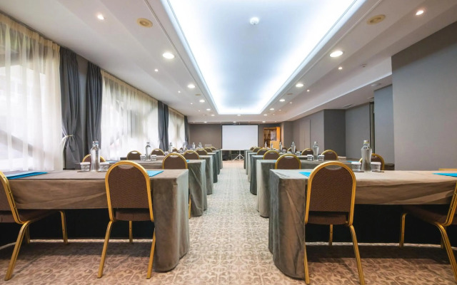 Golden Star City Resort