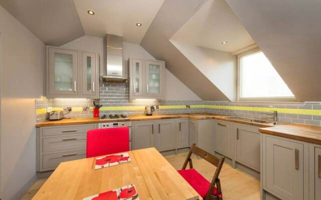 Modern 2 Bedroom Apartment in Cumberland Street
