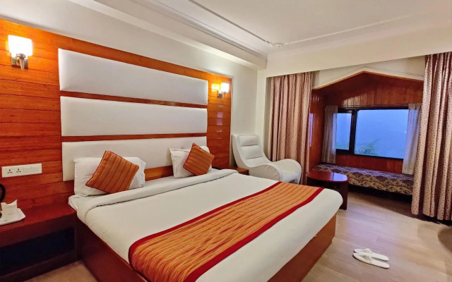 Royal Jardin Whistling Pines Resort