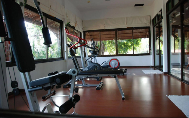 White House Beach Resort And Spa