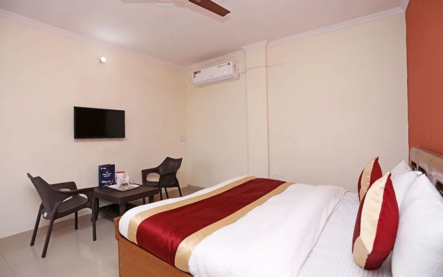 OYO 10877 Hotel R K Residency