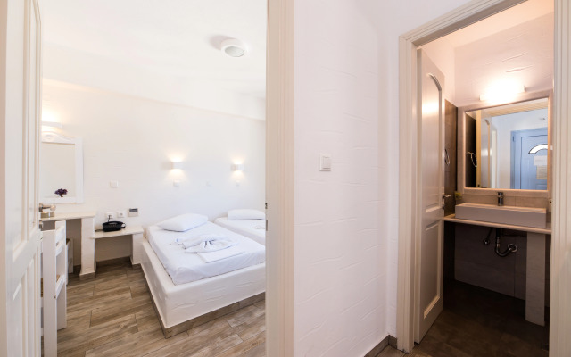 Stratos Studios & Apartments