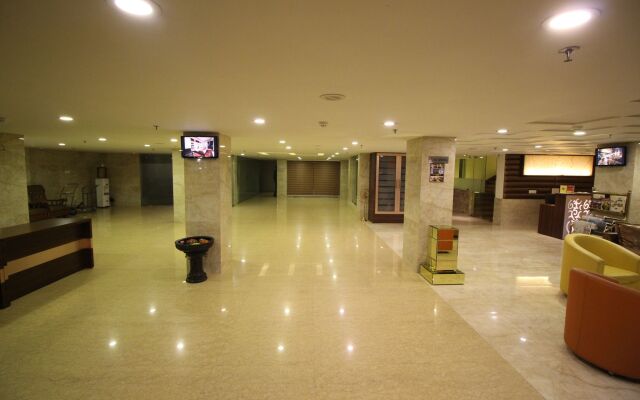 Hotel Golden Grand