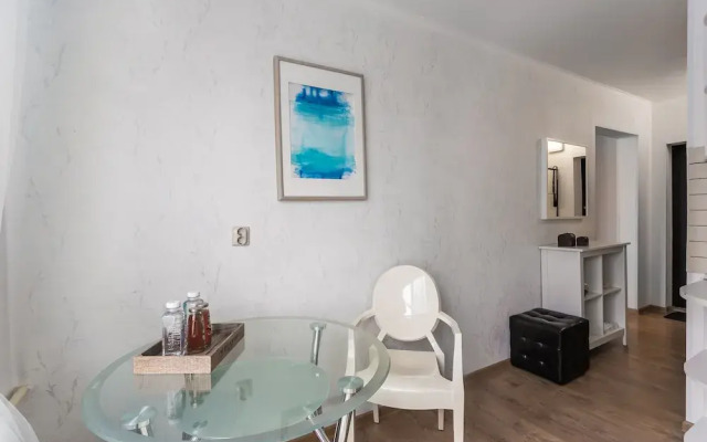 Apartment on Druzhinnikovskaya 11A