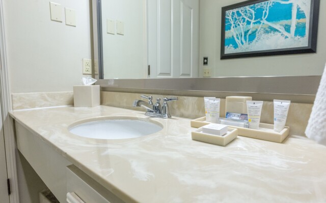 Cambria Landing Inn & Suites