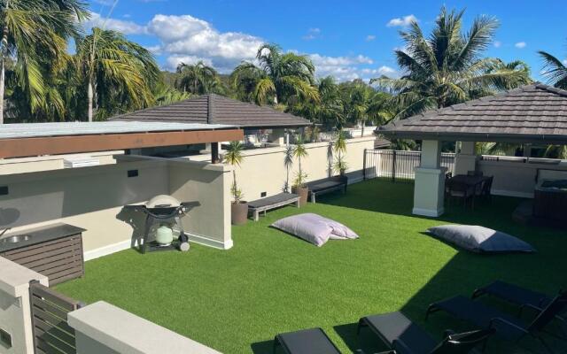 Penthouse 239 - Sea Temple Port Douglas
