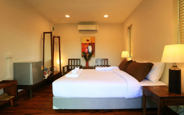 Chiangkhan River Green Hill