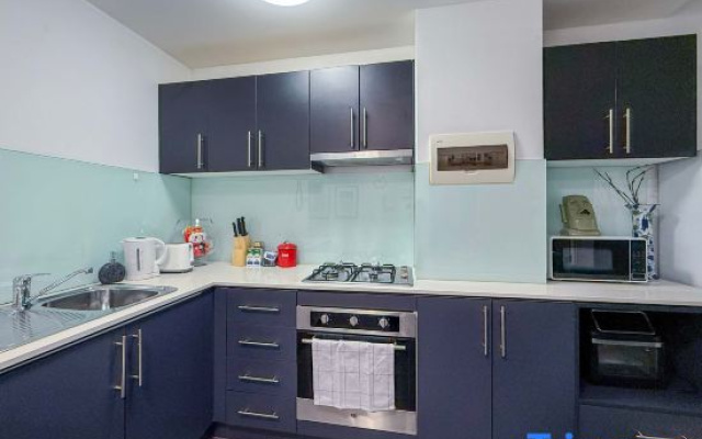 Brunswick 1BR: City & Comfort w/ Free Parking