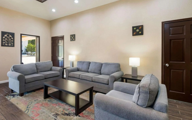 Quality Inn & Suites Lufkin