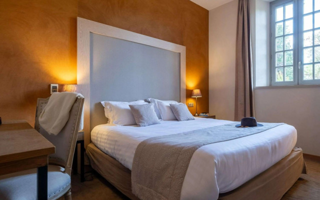 Hôtel de L'Abbaye Le Tronchet - Handwritten Collection