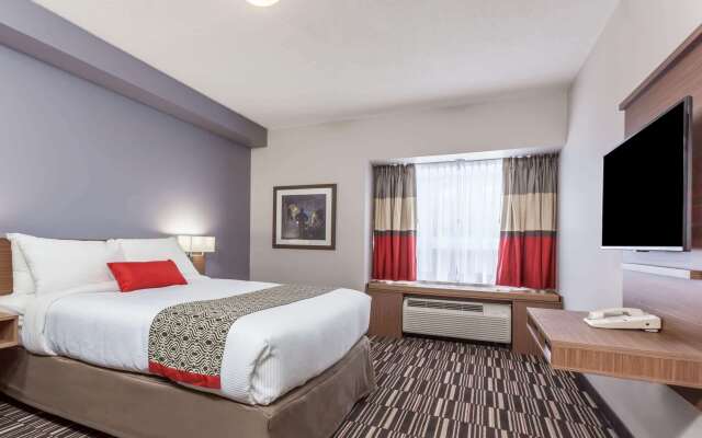 Microtel Inn & Suites by Wyndham Kirkland Lake