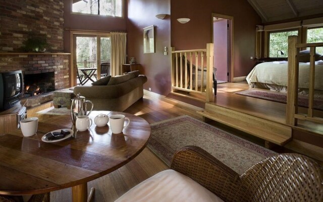 Woodlands Rainforest Retreat