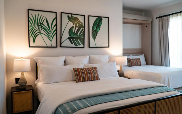Flamboyan Hotel & Residences