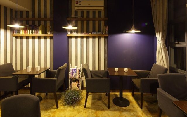 V Theme Inns Hangzhou Lingyin Villa Branch