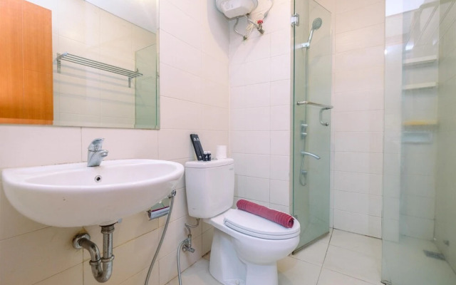 Elegant And Comfy 1Br Apartment At Woodland Park Residence