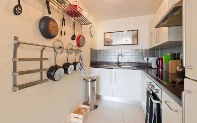 Dual-aspect 2 Bedroom Apartment