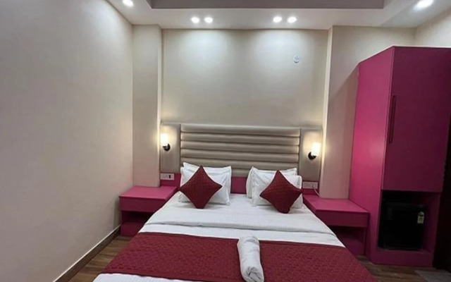 Fabhotel Angel Pink The Premium