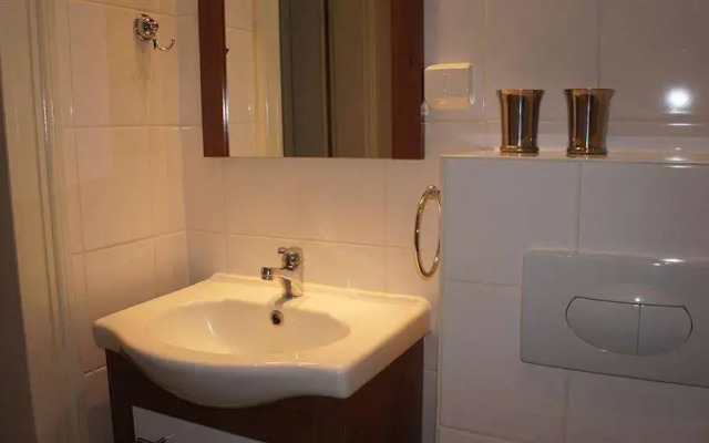 2-Room Apartment Emdener Strasse