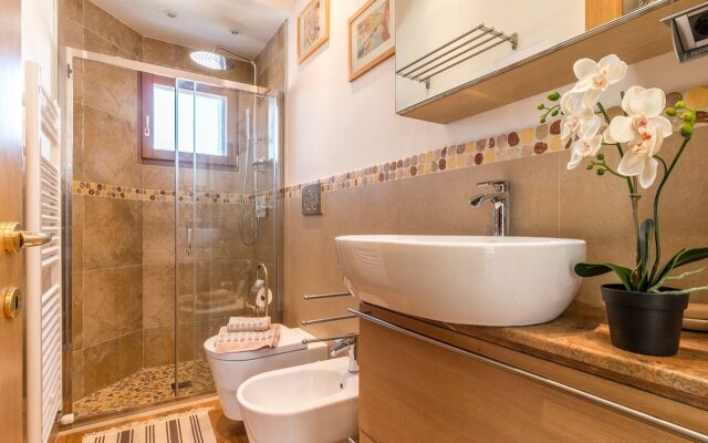 Sunny Canal View in Venice Chic Movida