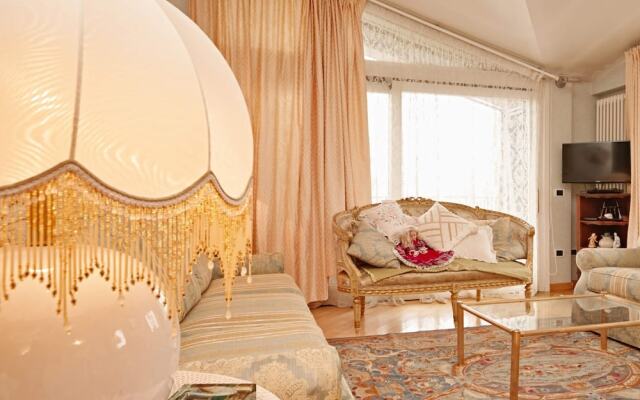 Villa Colombo App 01