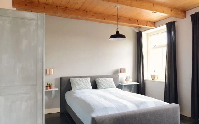 Cozy Apartment With Garden
