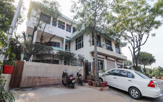 OYO 24733 Milan Garden N Restaurant