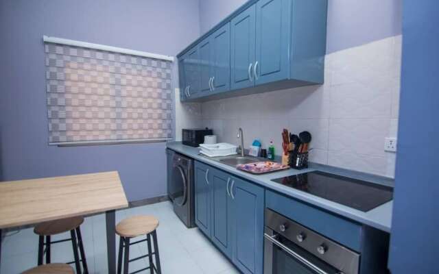 The Blank Lounge & Apartment