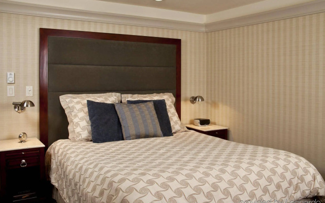 Monterey Bay Inn