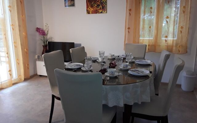Villa Volga / Apartment Three Bedrooms
