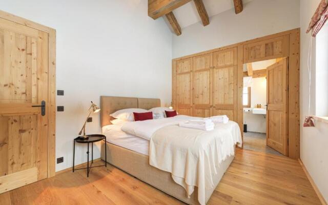 Chalet Silver Fox