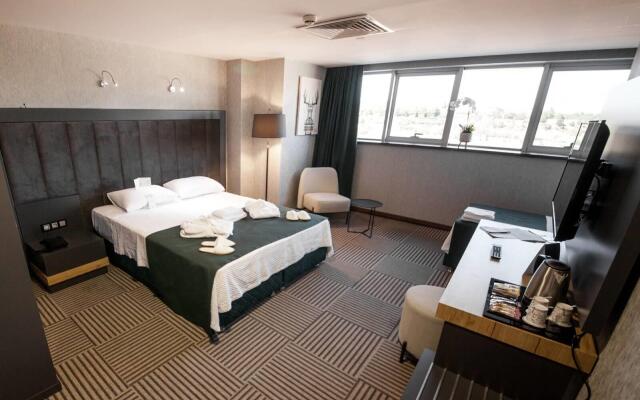 Qayser Hotel Deluxe