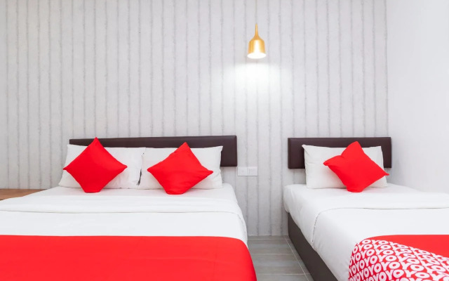 OYO 89355 Big Big Hotel