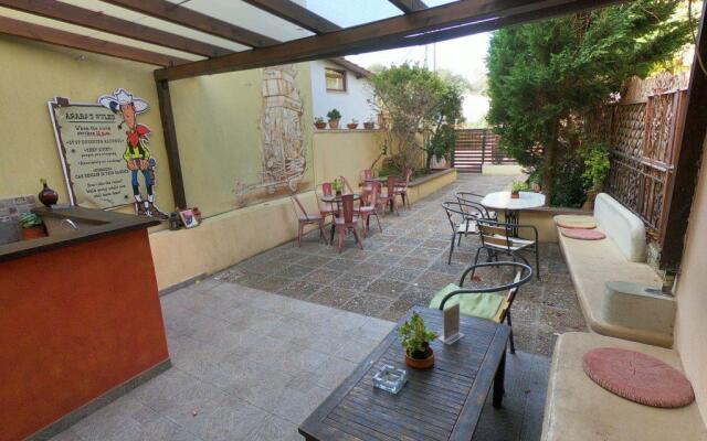 Arabas —  Hostel