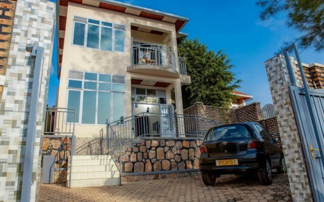 Amazing 3-Bedroom House With Scenic View.
