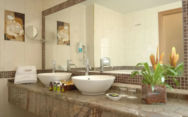 Valis Resort and Spa