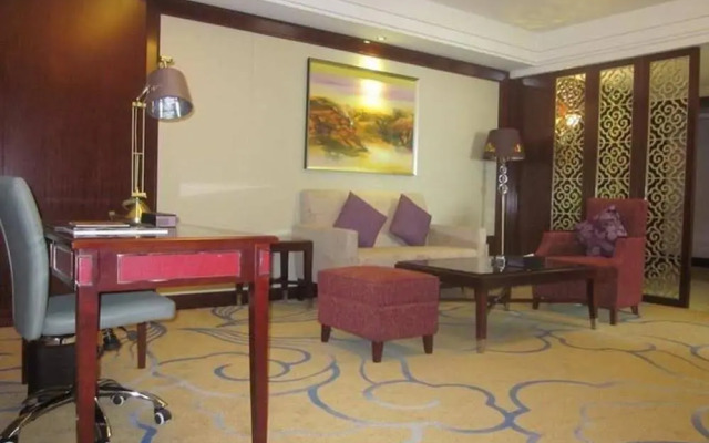 Golden Ray International Hotel