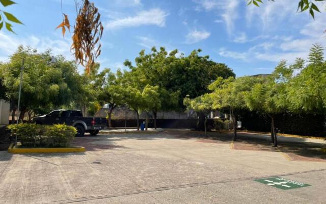 Hotel Camino Del Sol