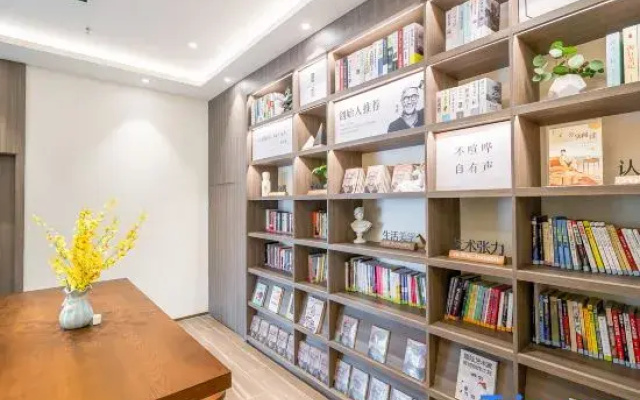 Boting Hotel (Baotou Baobai Commercial Pedestrian Street)