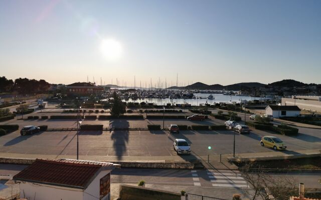 Guest accommodation house Greta