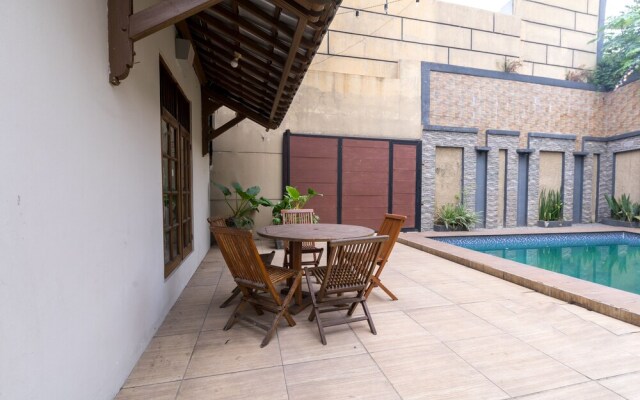 OYO 1421 Kasmaran Guest House Syariah