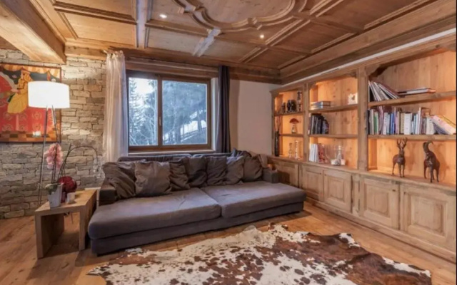 Apartment in villa in the heart of St. Moritz-Dorf