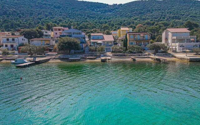 Amazing Home in Grebastica With Wifi and 4 Bedrooms