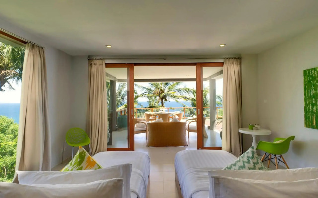 Malimbu Cliff Villa
