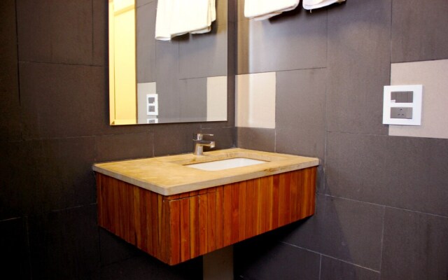 FabHotel Infinity Nest Sushant Lok