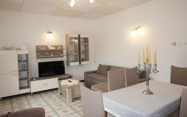 Barbara's 3 Bedroom Apartment