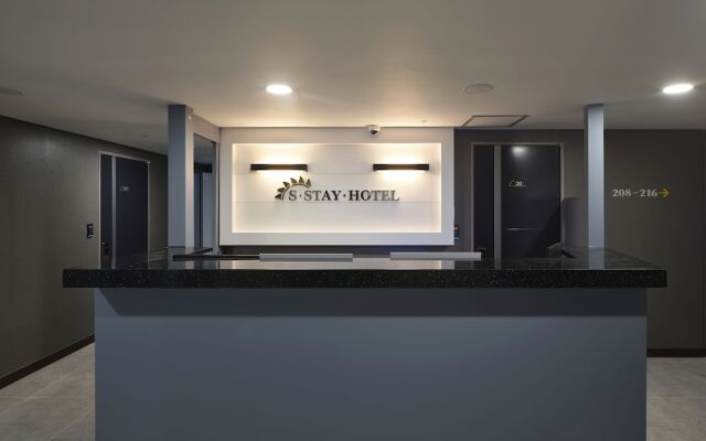 S Stay Hotel