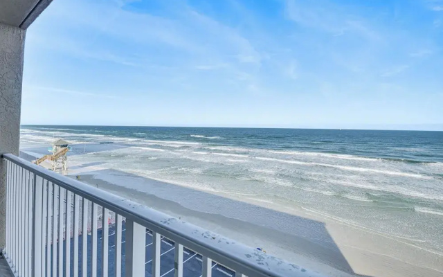 Daytona Beach Retreat: Beach Access!